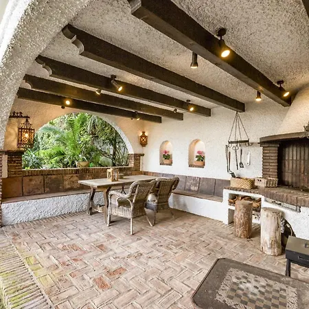 Vivi Homes - Costabella Pool, Sauna, Garden & * Marbella