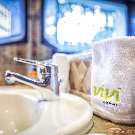 Vivi Homes - Costabella Pool, Sauna, Garden & Villa *